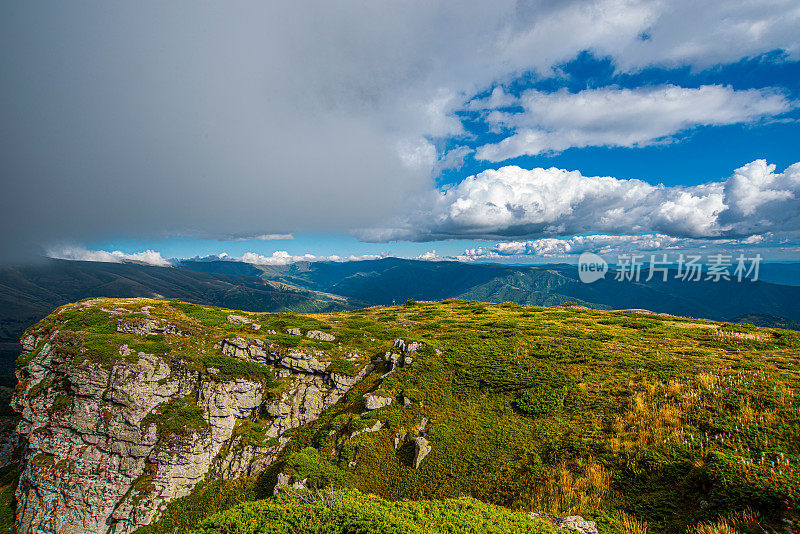 Babin zub - Stara planina，塞尔维亚。Babin zub是塞尔维亚东南部Stara Planina山脉的一座山峰。